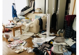 lie aroundのイラスト